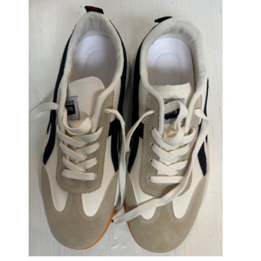 NEVER WORN Beige and Black Women's Sneakers, size 8/8.5